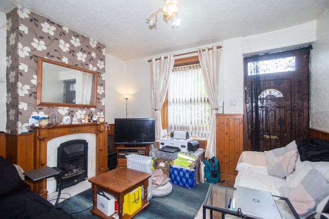 5, Woodend Street, Springhead photo 4