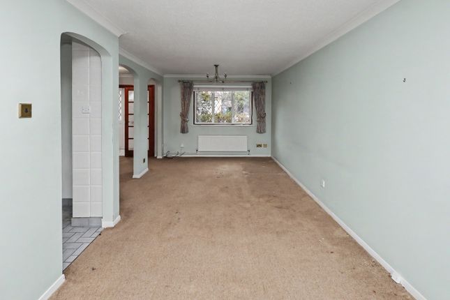 9, Pinewood Close, Borehamwood photo 4