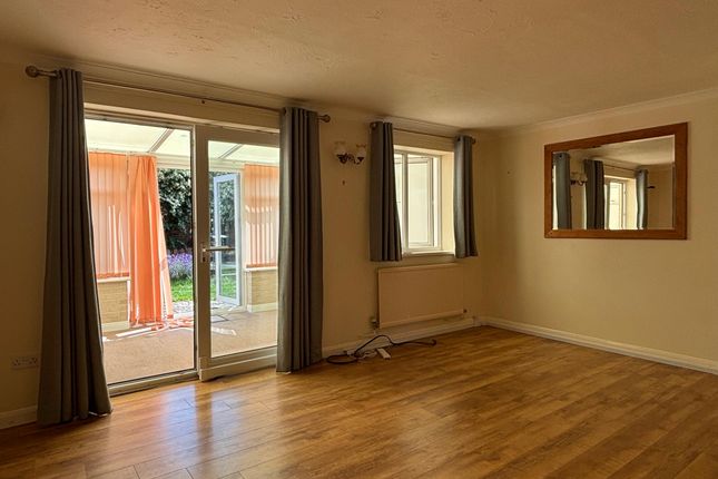 5, Nevis Close, Swindon photo 4