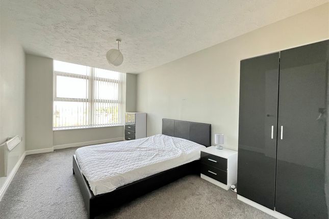 10 Lower Vickers Street, Manchester photo 5