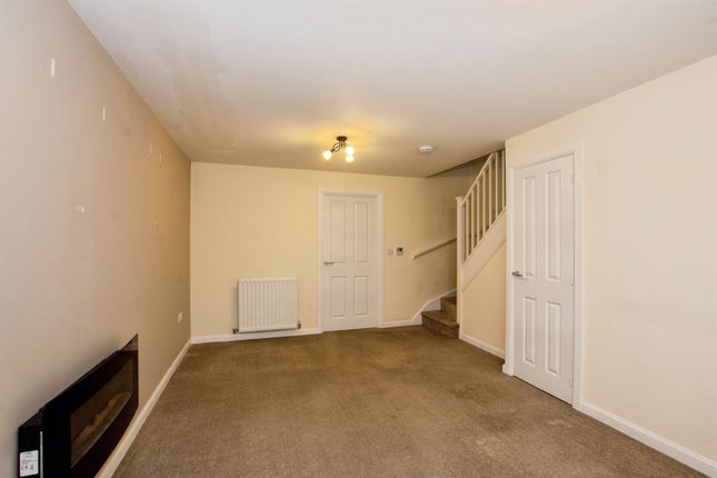 40, Housman Way, KIDDERMINSTER photo 3