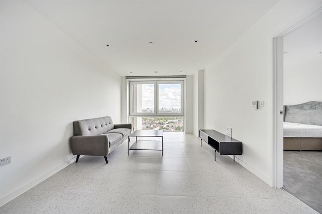 Apartment 2204, Bouchon Point, 7 Cendal Crescent, London photo 3