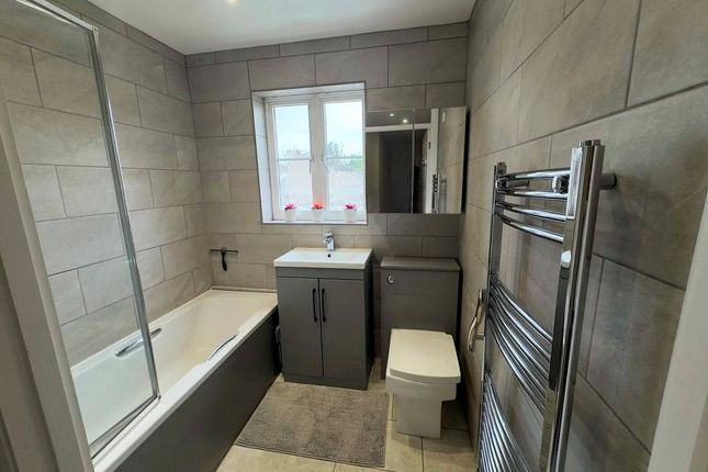 26, Hazel Road, Alton photo 4