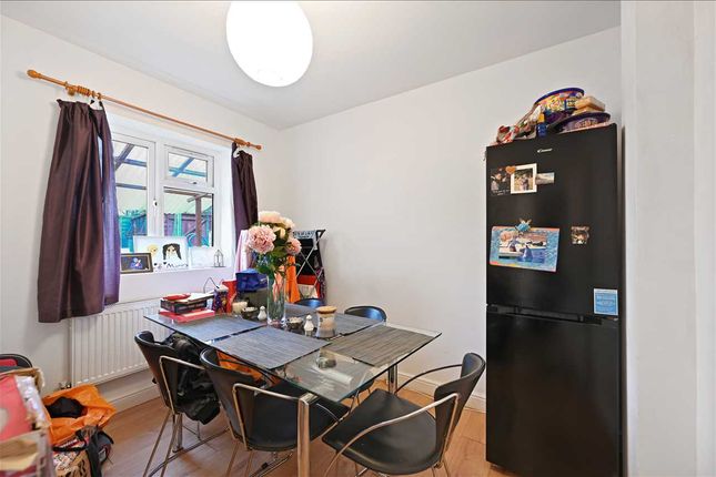 212, St. Helier Avenue, Morden photo 4