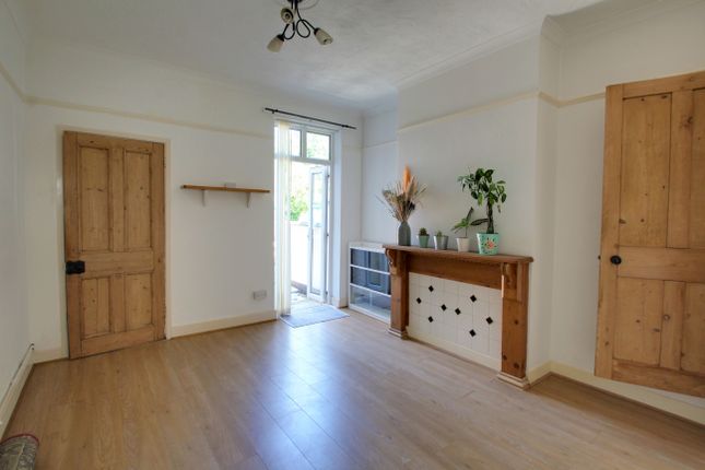 73, Hawkesbury Road, Leicester photo 4