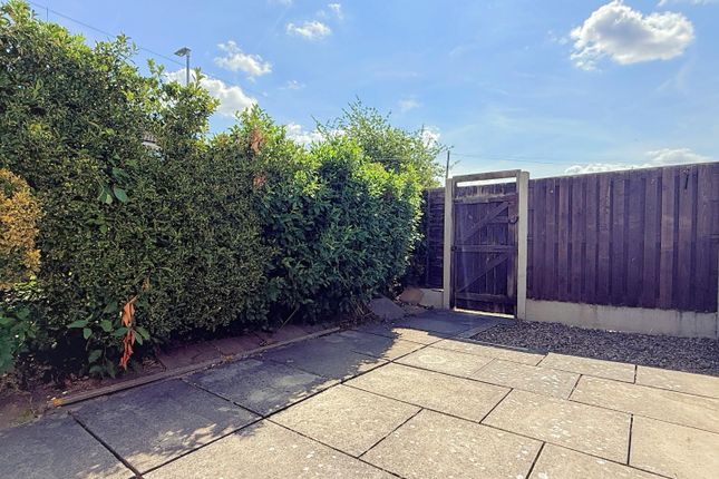 4, Highfield Garth, Leeds photo 4