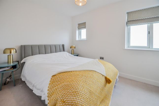 Flat 11 The Victoria, Bell Sands, Leigh-On-Sea photo 4