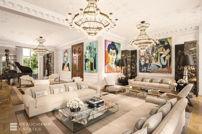 Thumbnail Town house for sale in Lowndes Square, Belgravia