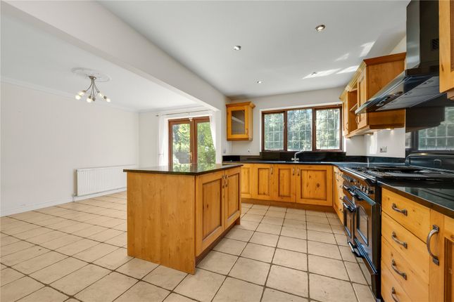 175A, Oatlands Drive, Surrey photo 3