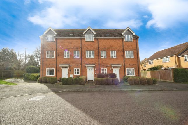 Thumbnail Flat for sale in Peppercorn Way, Dunstable