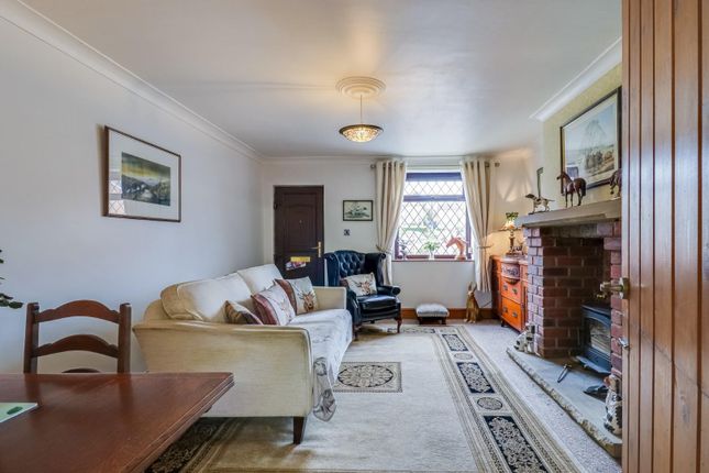 36,, Thornhill Road, Wakefield photo 4