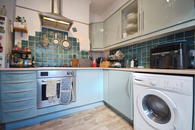 FFF, 33, Mafeking Avenue, Brentford photo 3