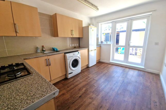 95 Burns Road, London photo 5