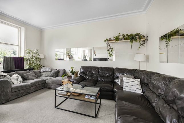 Flat 5, Earls Court Square, London photo 2