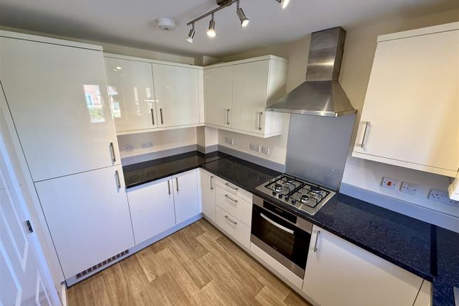 27, Adams Park Way, Kirkby-In-Ashfield photo 2