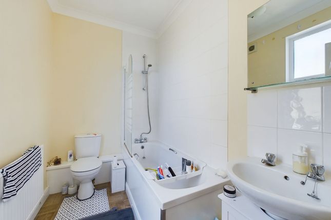 Flat for sale in Temple Close, Huntingdon, Cambridgeshire.