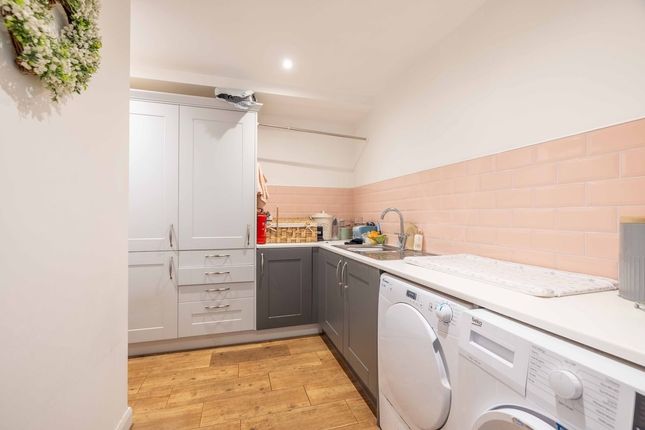 1, Averil Court, Maidenhead photo 4