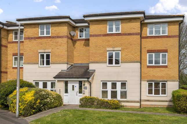 Flat to rent in Martingale Chase, Newbury