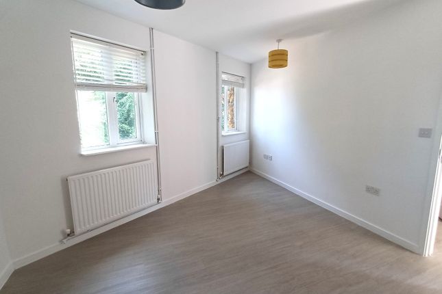2C, Hales Drive, Kent photo 3
