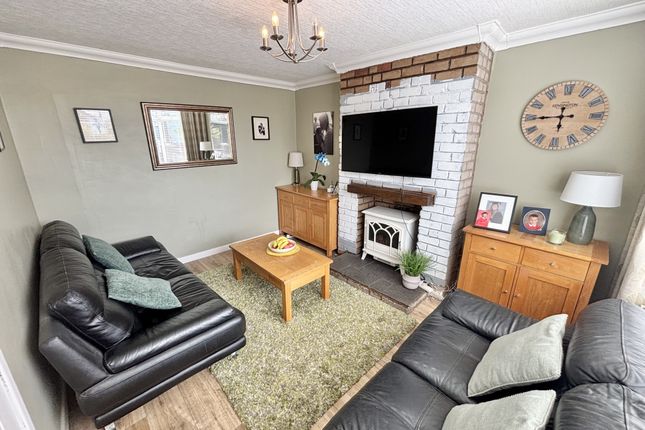 59, Springfield Drive, Thornton photo 2
