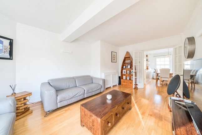 Flat for sale in Camberwell New Road, London