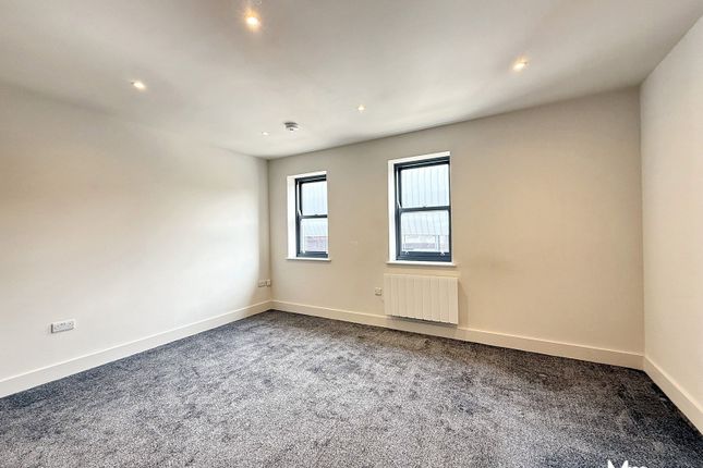 46,Flat 2, Wind Street, Neath photo 2