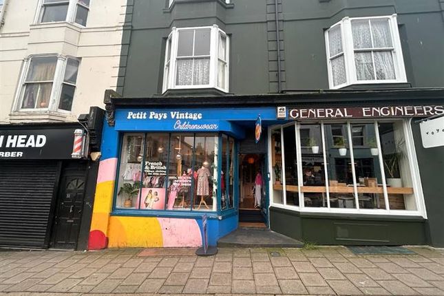 Retail premises to let in North Road, Brighton