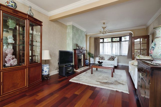 152, Westrow Drive, Barking photo 4