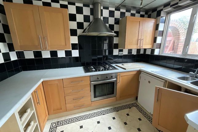 12 Oliver Road, Rainham photo 4