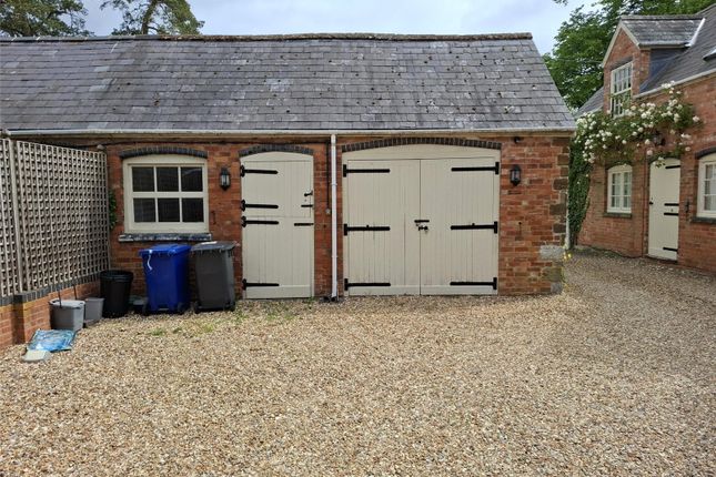 Garage/Stable