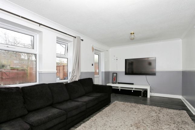 19, Brynmore, Peterborough photo 3