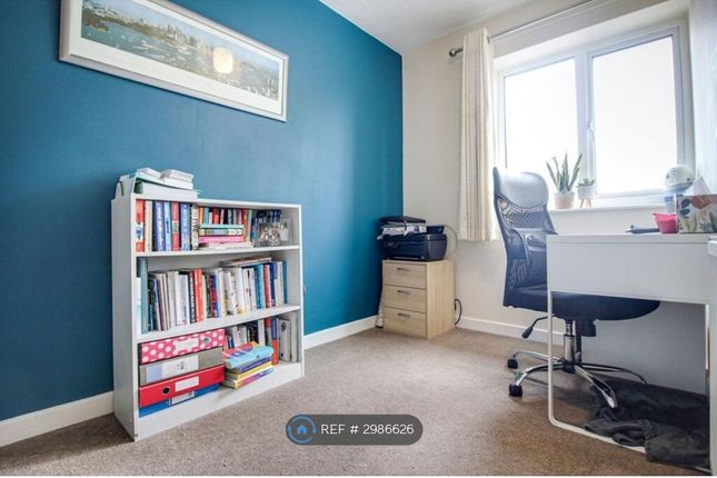 Basil Close, Swindon photo 5