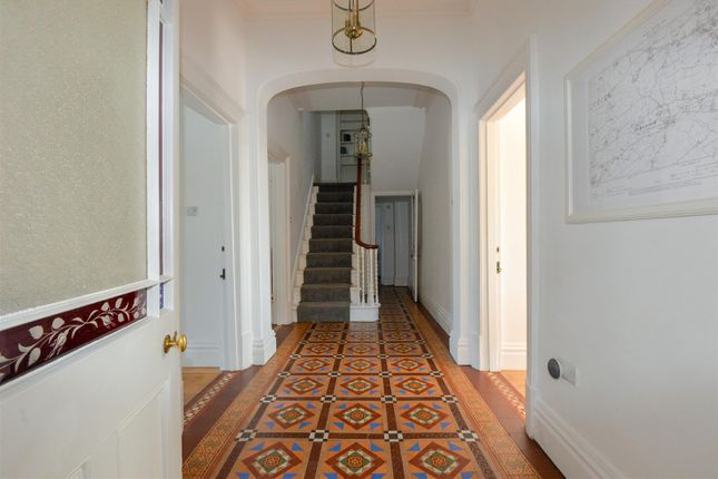Hall 1.Jpg