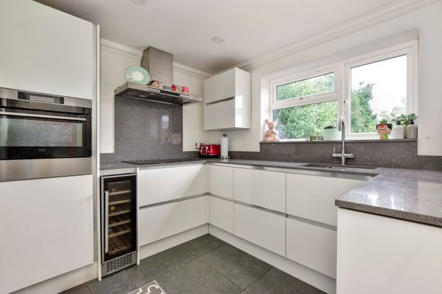 39, Mallard Way, Watford photo 4