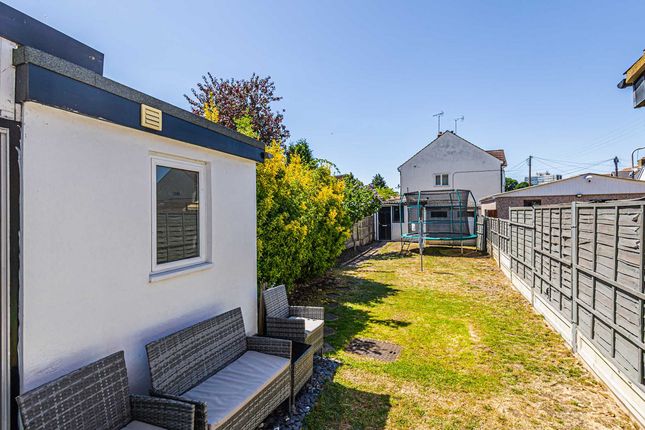 101, Rayleigh Road, Leigh-on-Sea photo 4