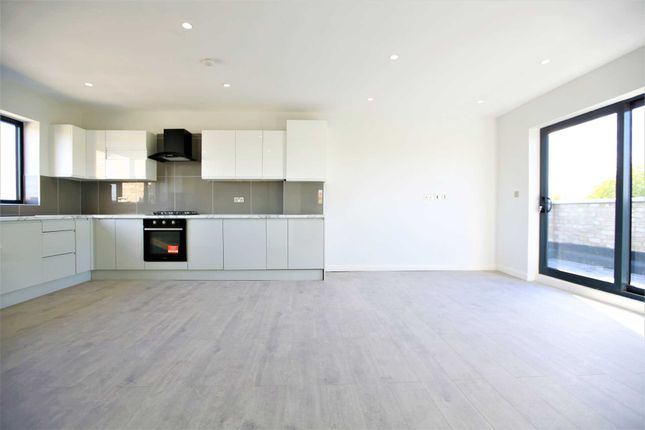 Flat to rent in Cumberland Rd, Plaistow