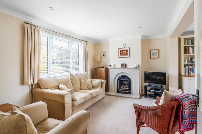 4, Central Way, Oxted photo 2