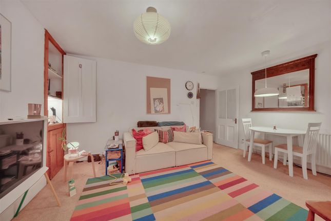 14, Tomlins Grove, London photo 2