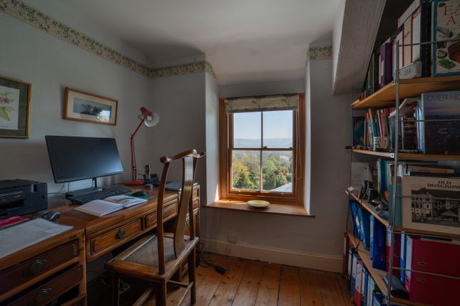 Frongogfarm_Office_01
