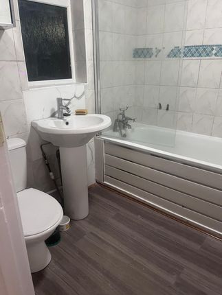 2, Roderick Street, Leeds photo 5