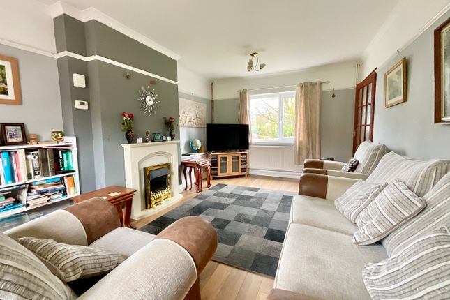 19, Ton Road, Usk photo 2