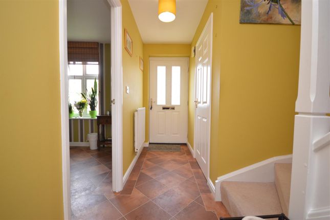 47, Lake View, Pontefract photo 2