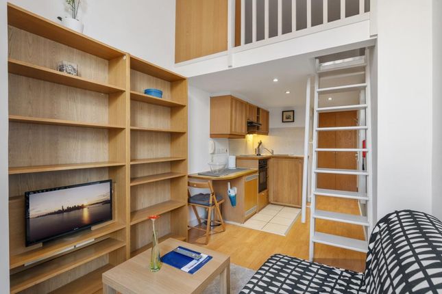 Studio flat on 35 Fairholme Road, West Kensington, £1,950/mo