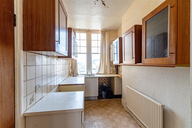 Flat 2, 8, Grosvenor Gardens, St. Leonards-On-Sea photo 4