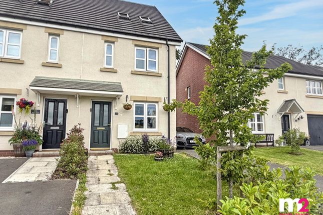 23, Bowcott Avenue, Abergavenny photo 2