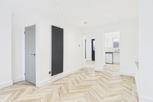 Flat 3, 24, Creek Road, Hayling Island photo 2
