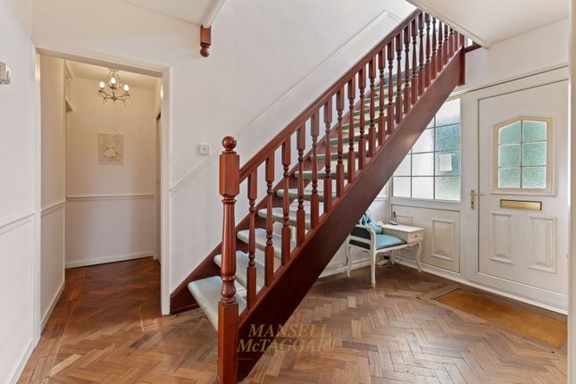 148 Buckswood Drive, Crawley photo 3