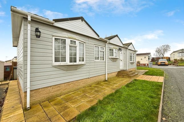 2-bed caravan on 117, Cheveley Park, Grantham, £105,000