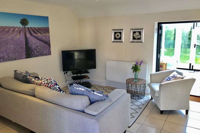 Pond Cottage, Whitebridge Farm, Shaftesbury photo 3