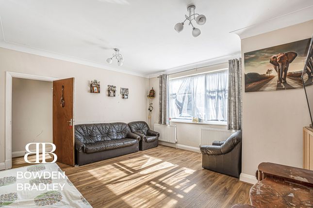 41 Epsom Road, Seven Kings photo 3